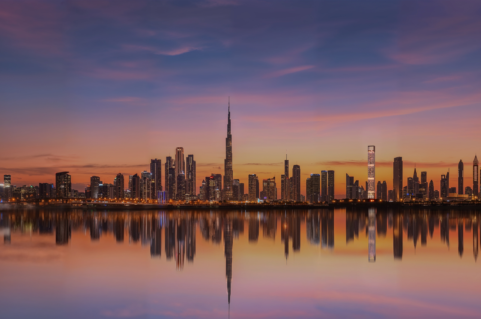 Invest in the Right Real Estate Destinations  <br> <span class="text-accent-500 decoration-white/20 decoration-8 underline-offset-8">Right Real Estate Destinations.</span>