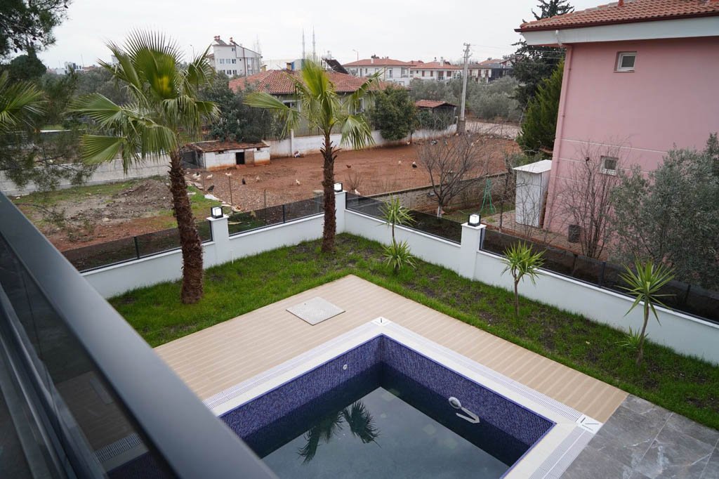 Toros Dağları'na Yakın Lüks Villa Antalya'da