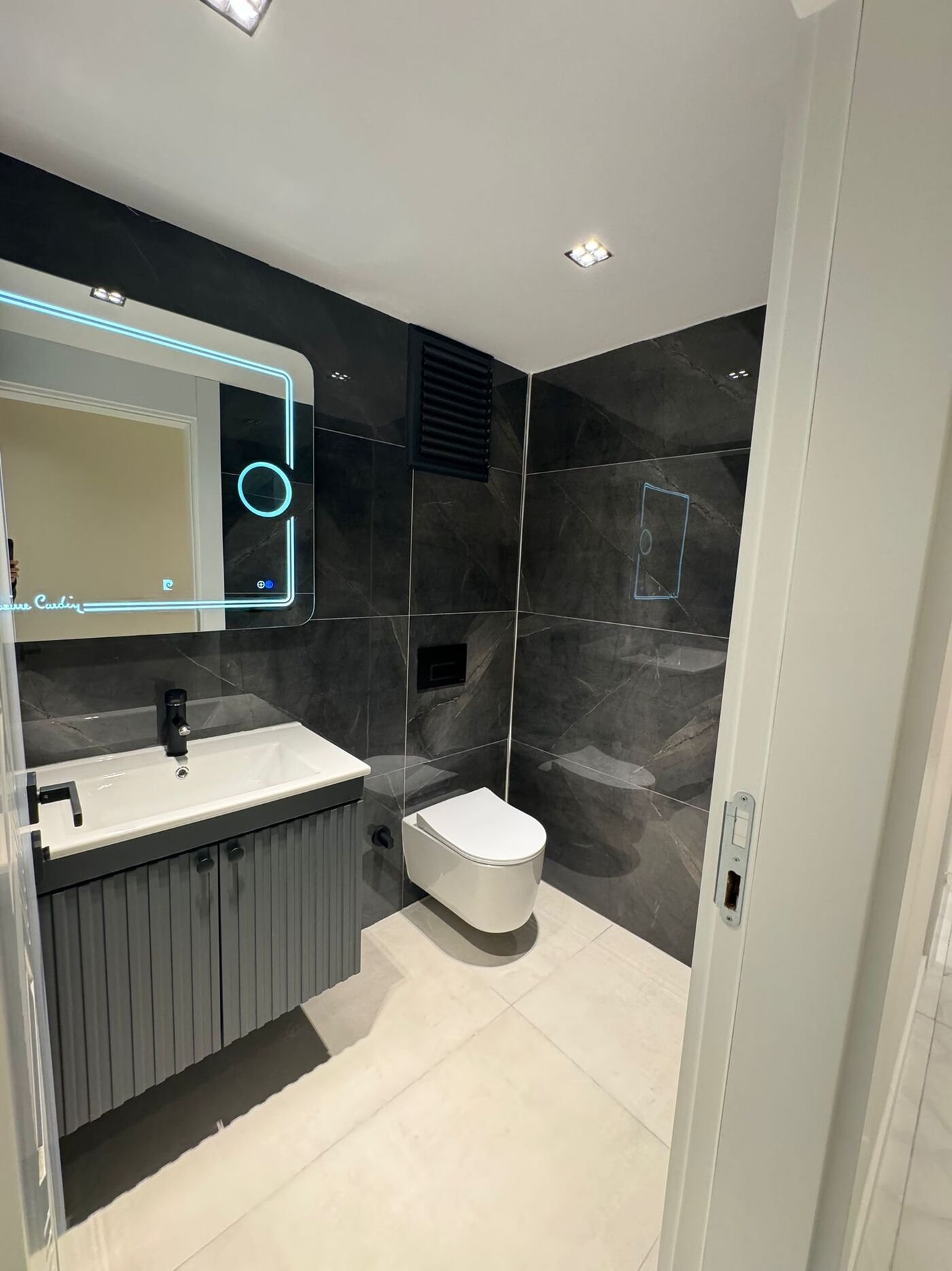 Premium Apartment in the Heart of Antalya, Steps from the Sea