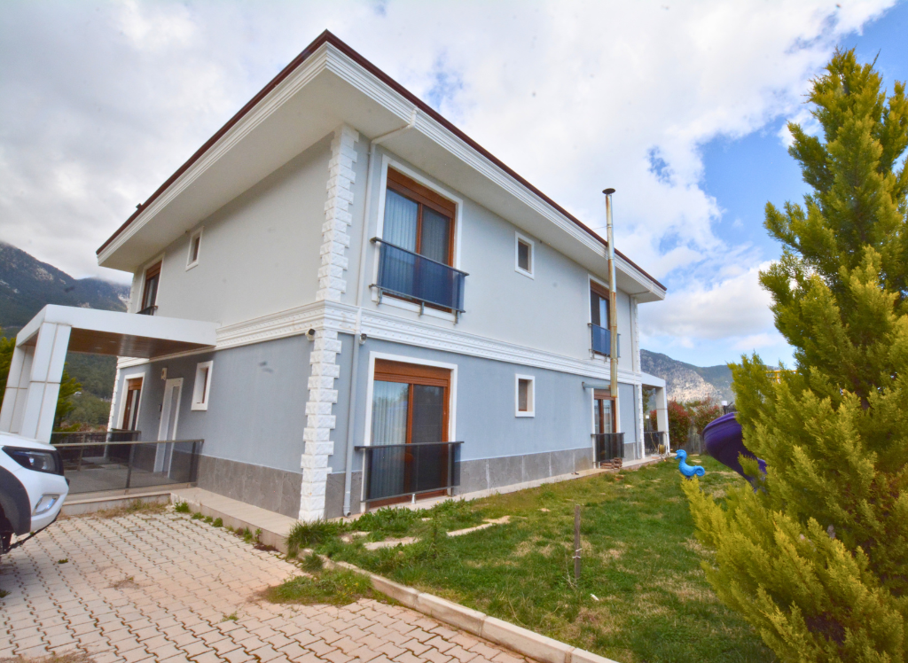 Luxurious 5+1 Villa for Sale in Kemer, Antalya