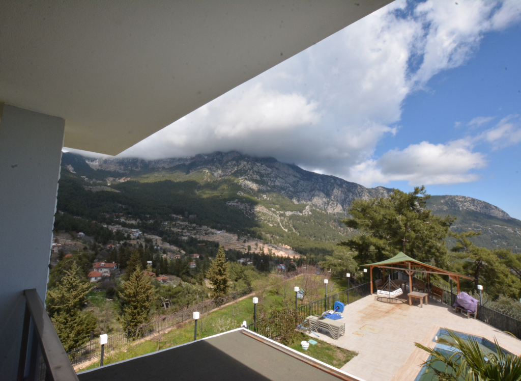 Luxurious 5+1 Villa for Sale in Kemer, Antalya