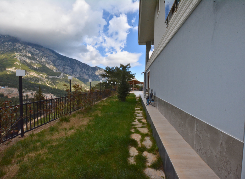 Luxurious 5+1 Villa for Sale in Kemer, Antalya