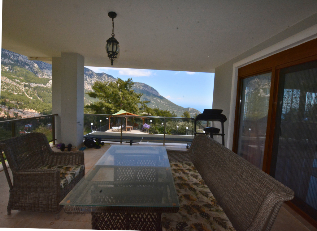 Luxurious 5+1 Villa for Sale in Kemer, Antalya