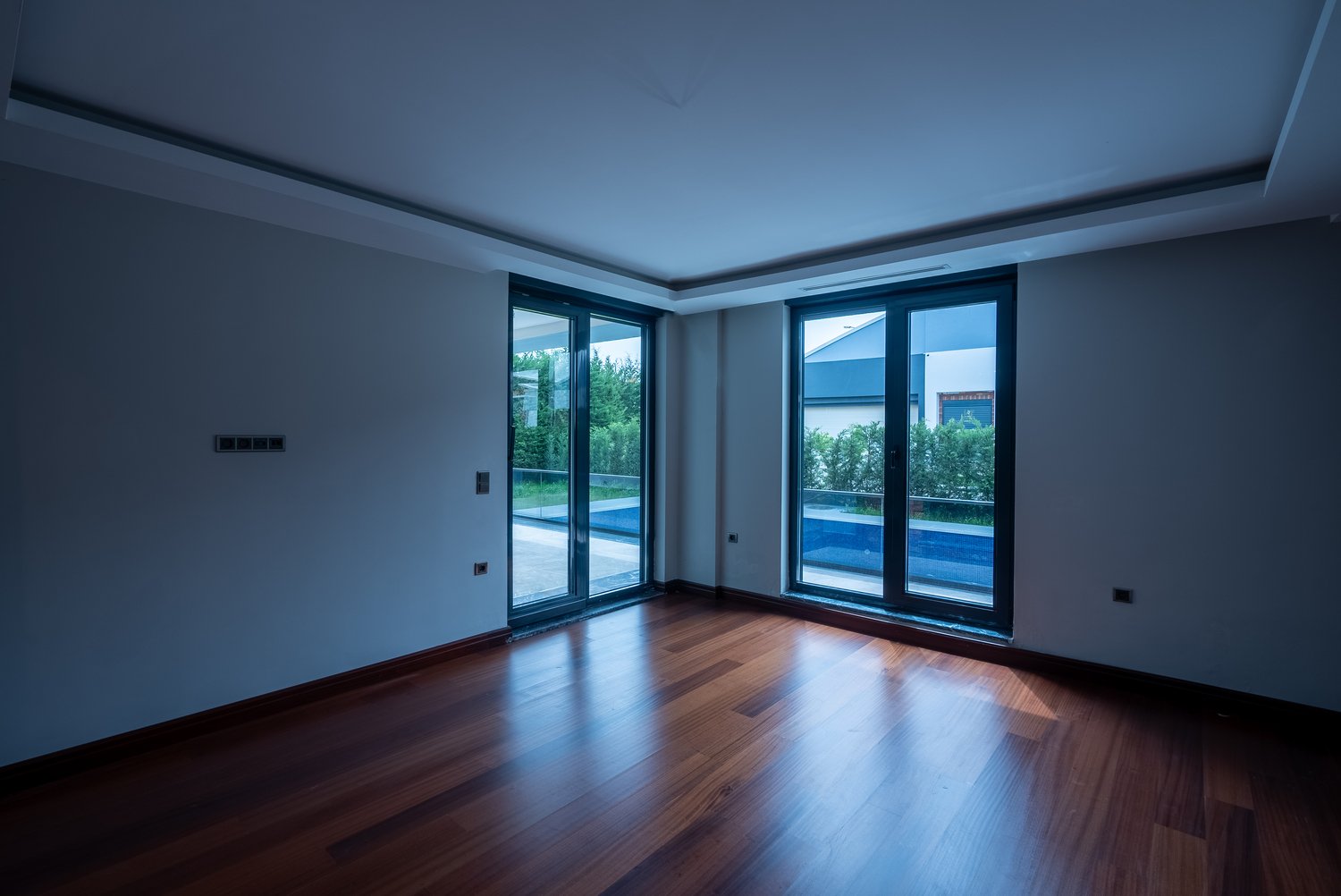 Antalya'da Lüks 8 Yatak Odalı Triplex Villa - Türk Vatandaşlığına Uygun