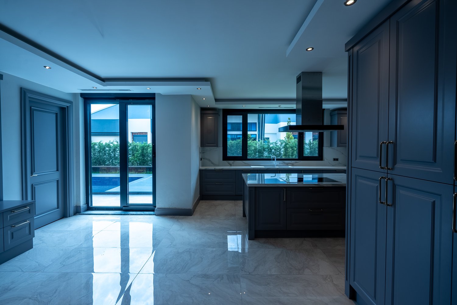 Antalya'da Lüks 8 Yatak Odalı Triplex Villa - Türk Vatandaşlığına Uygun